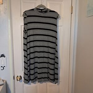 💰Kristin Nicole Black and White Striped Dress